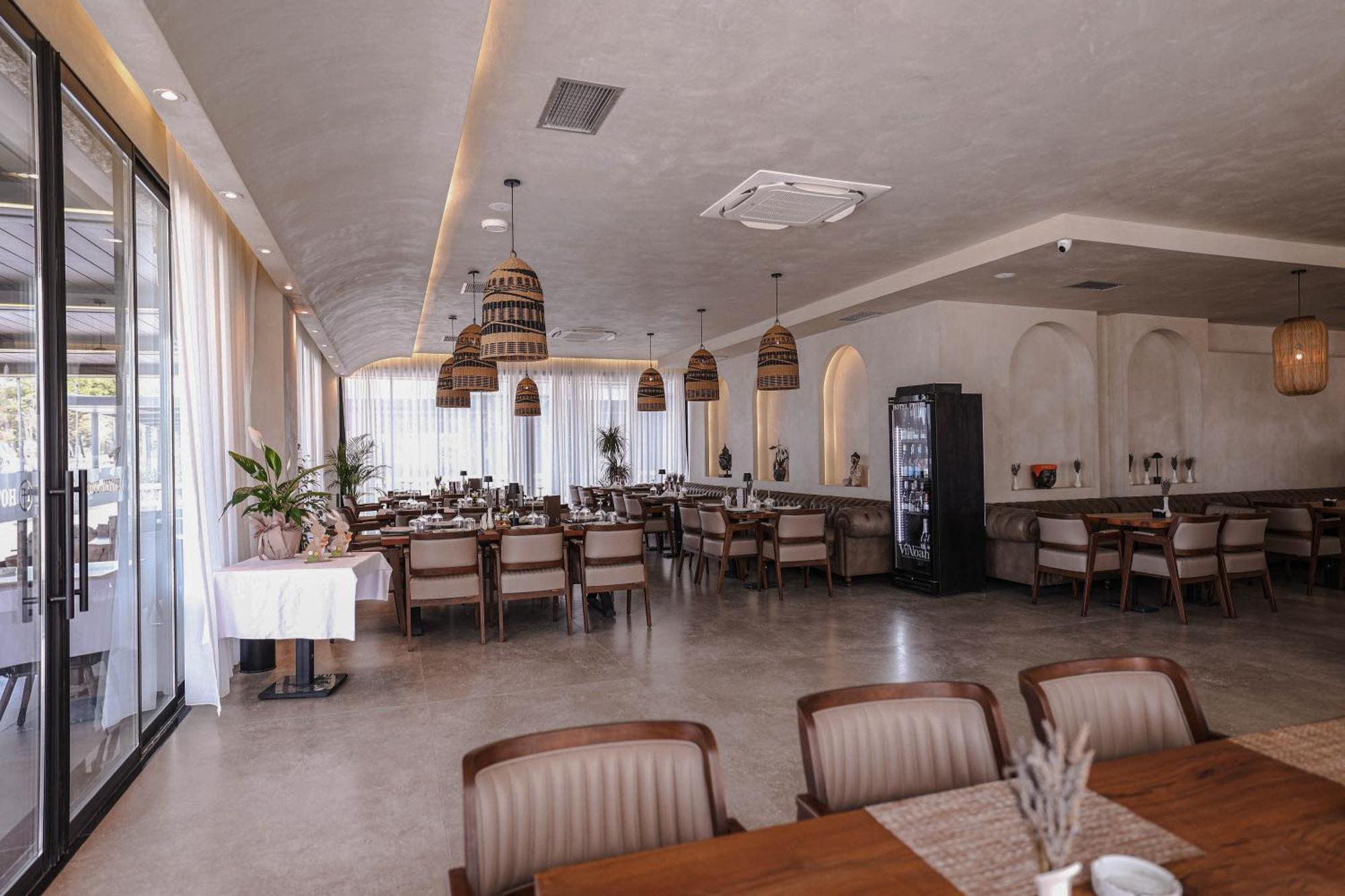 Frojd Kune Resort & Beach Hotel Shëngjin エクステリア 写真